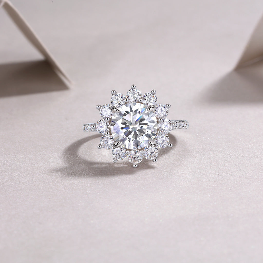 Sunflower - A Fashionable Diamond Jewelry Piece Set With 3-carat Moissanite S925 Sterling Silver And Platinum Diamond Ring