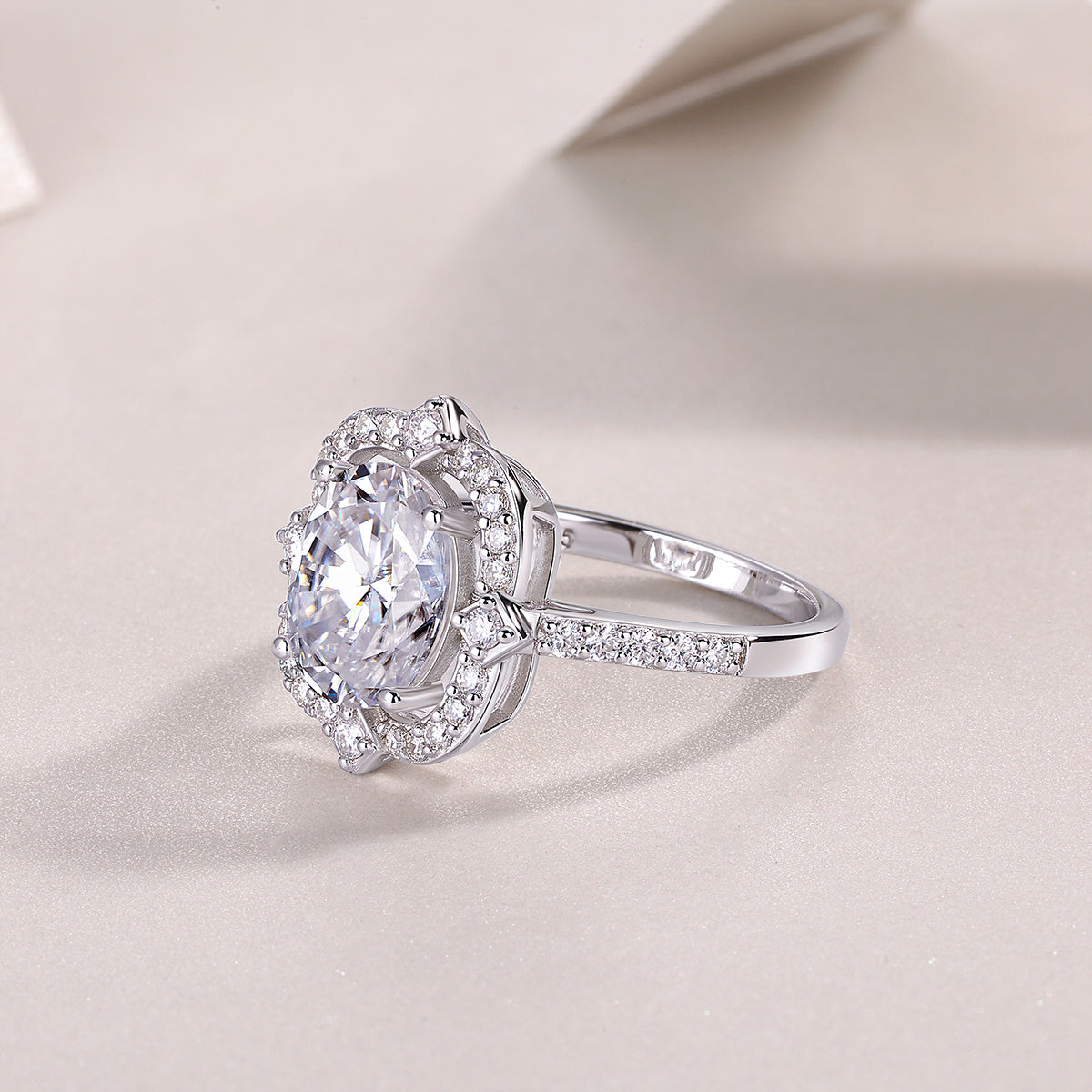 Camellia - A Fashionable Jewelry Ring Set With Moissanite S925 Sterling Silver And Gold-plated Diamond